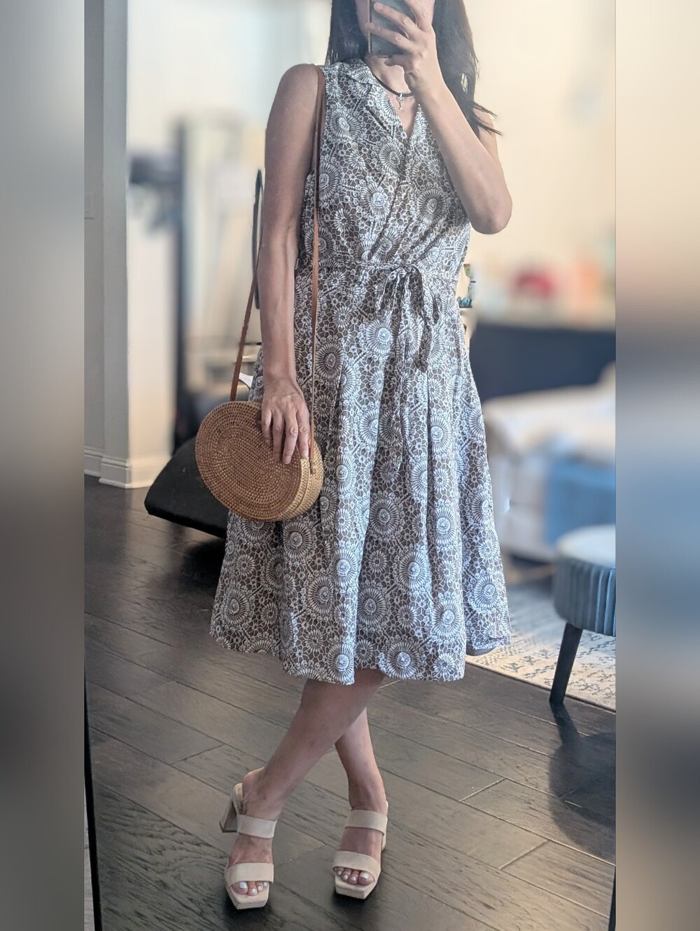 Evan Picone Sleeveless Medallion Printed Size 14 Dress in Light Brown and White